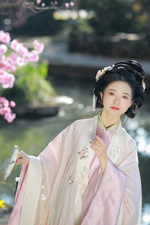 高H粗口调教羞辱SM文女王动画