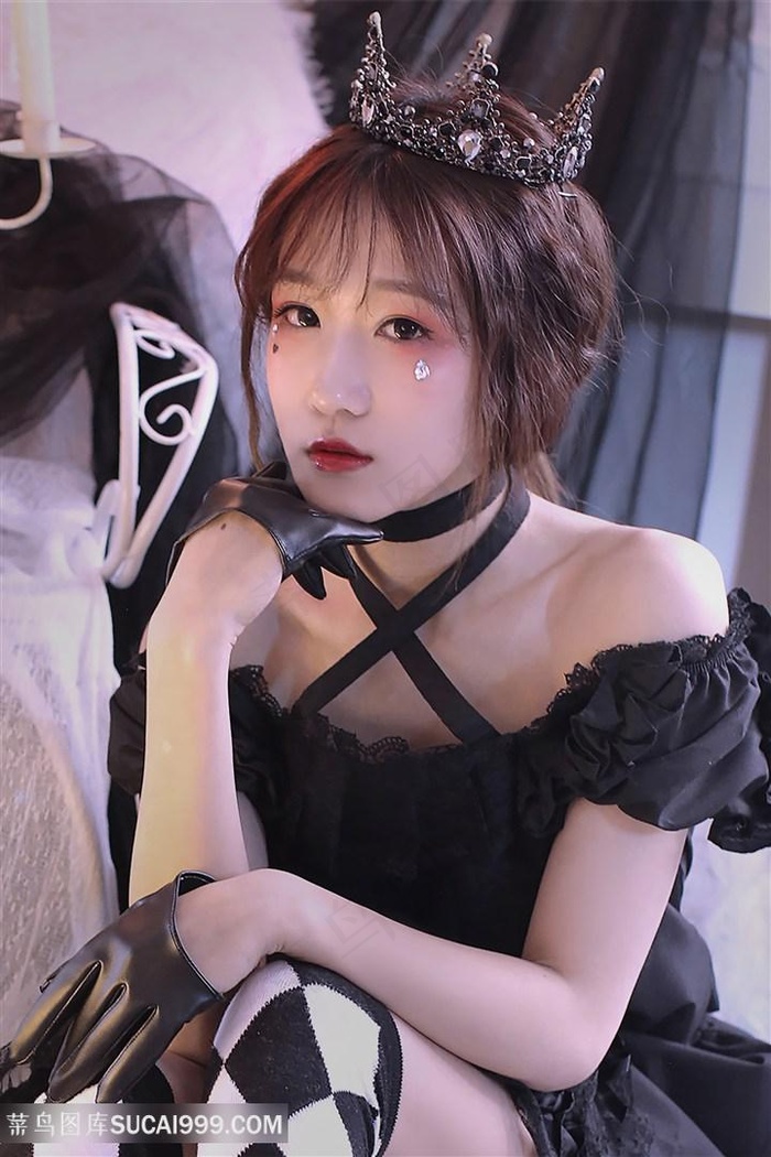 高中女生睡觉裸体图片